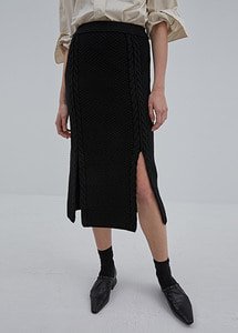 CURTAIN SKIRT BLACK (WOOL CABLE KNIT SKIRT)
